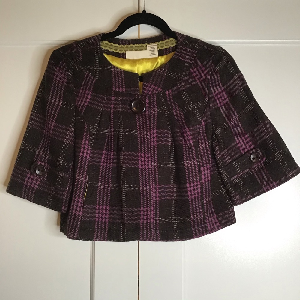 Woman’s shrug
